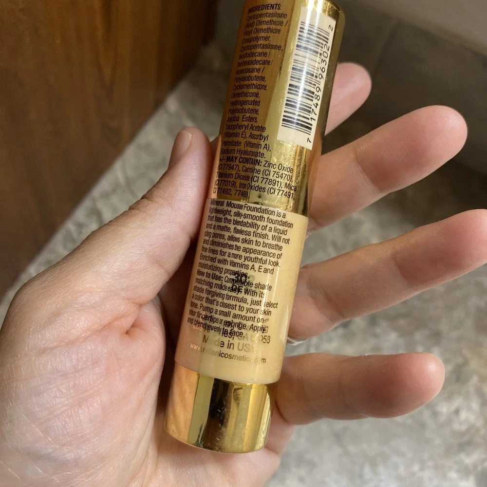SEALED Milani Minerals Mousse Foundation 302 Nude Buff .50oz Oil Free FULL SIZE‎